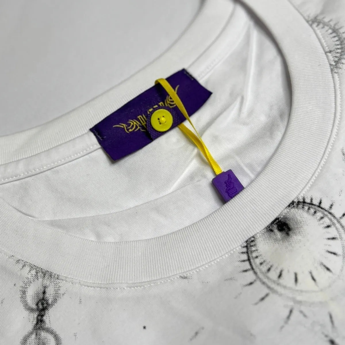 White Premium 100% Cotton Animal Srioski T-Shirt – Regular Fit.