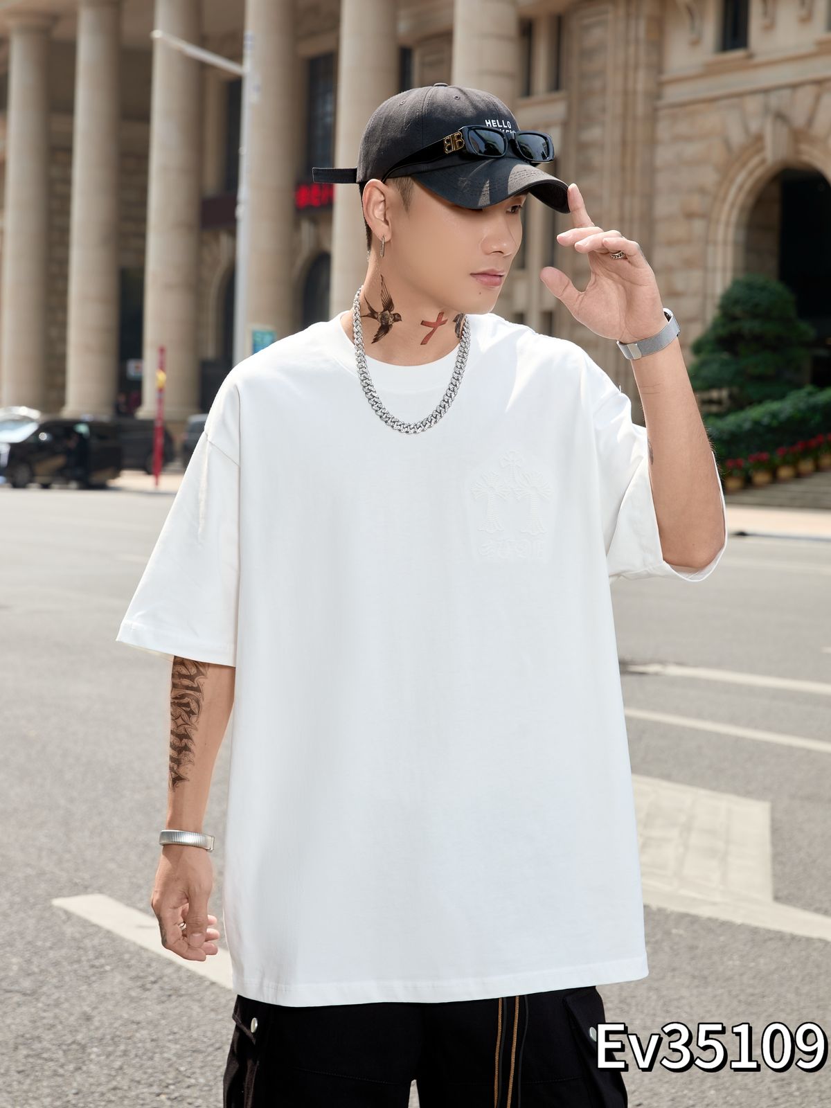R/NECK T SHIRT EMBOSED PATTERN_35109